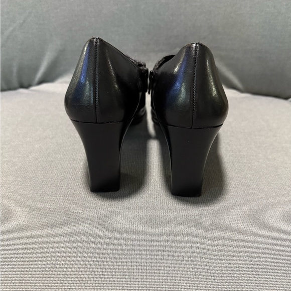 Franco Sarto black faux leather dress booties W/square toe and block heel 9.5 - Picture 7 of 11